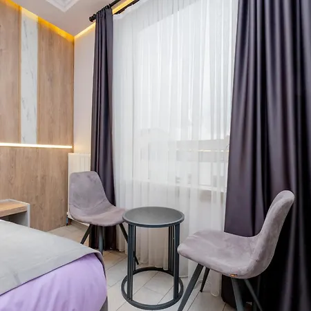 Hotel Lavender Airport