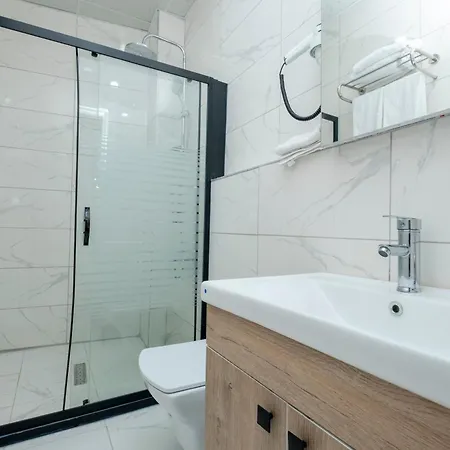 Lavender Inn Hotel 4*