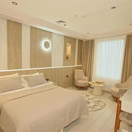 Otel Lavender 4*